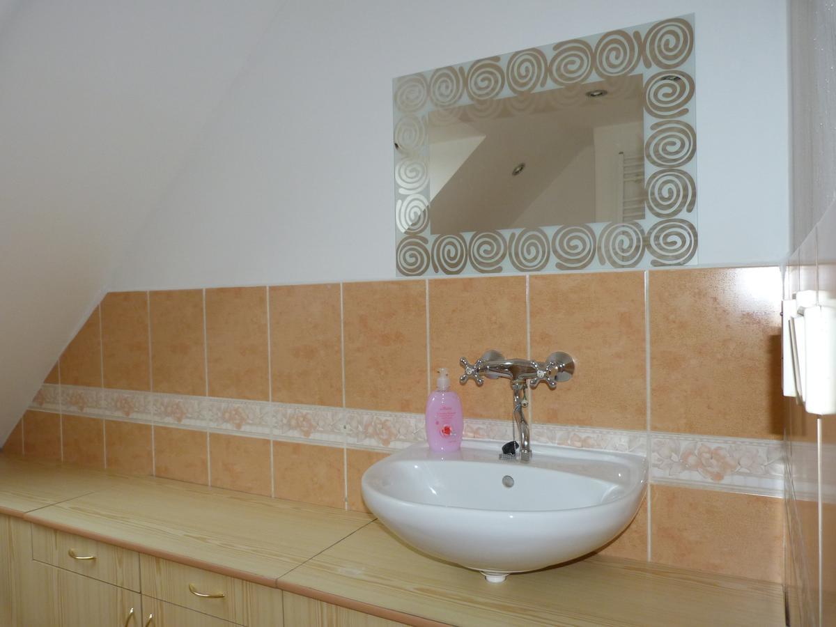 Apartmany Natalie Dvory nad Luznici Exteriör bild